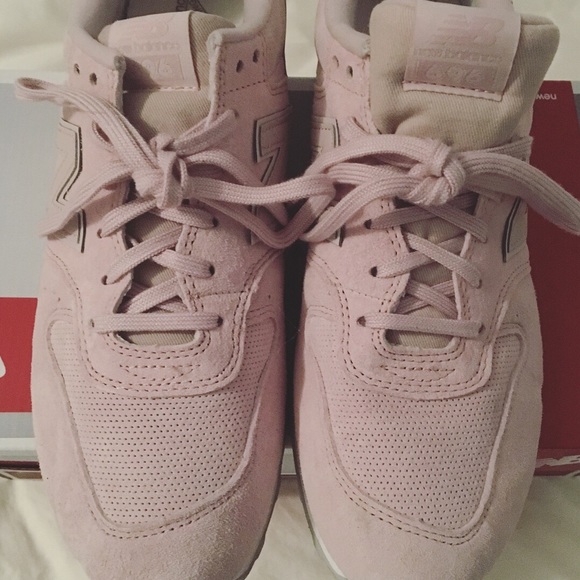 new balance 696 sandstone